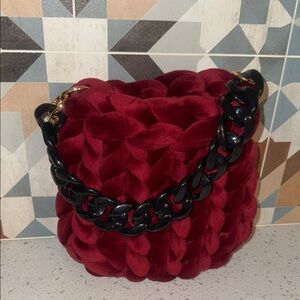 Elegant Red Velvet Shoulder Bag with Chain